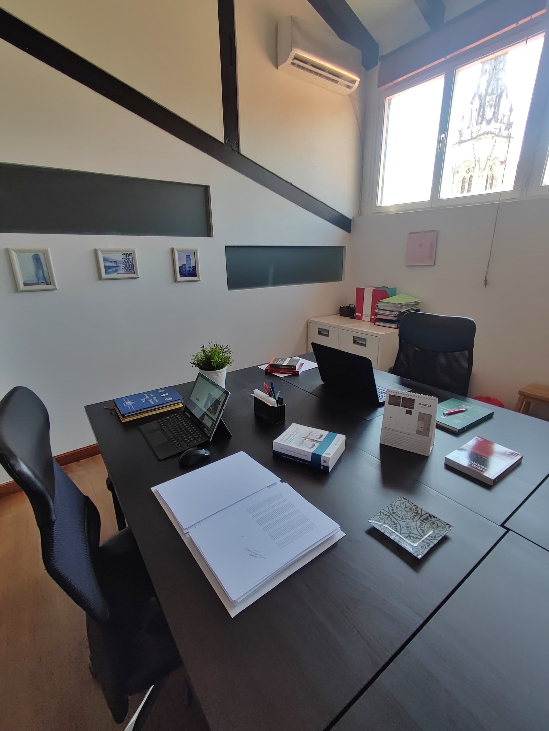 Maria y olatz despacho